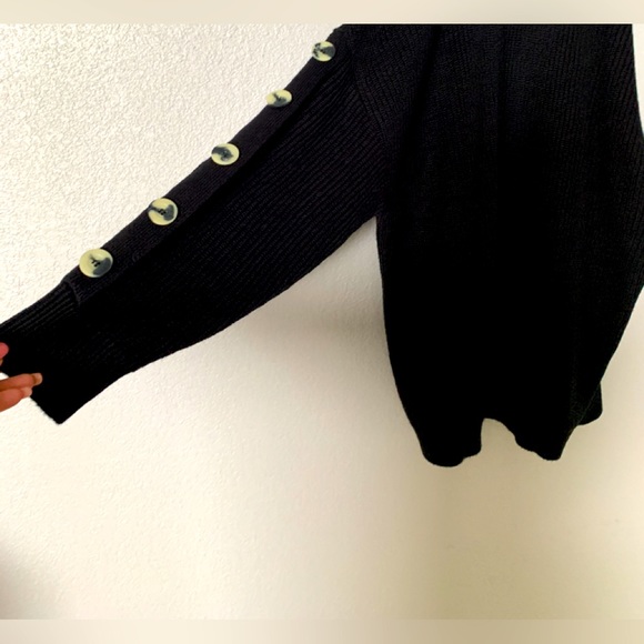 (V84) Venus Women’s Black Cold Shoulder Sweater Medium Long Sleeve Button Detail - Picture 5 of 10